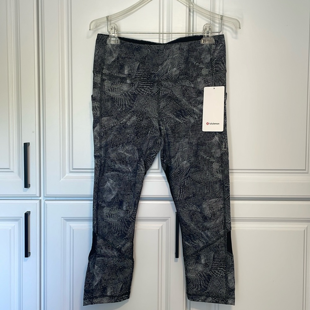 Lululemon 22” size 10 Pant NWT